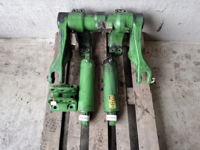 John Deere 6195R Hef / Hitch