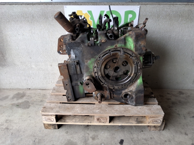 John Deere 6215R Differentieel / PTO 