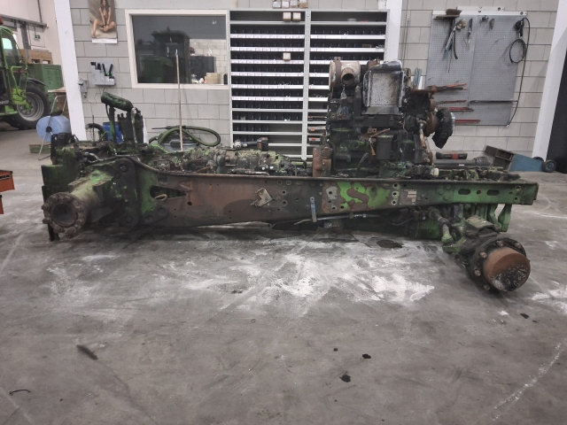 John Deere 6230