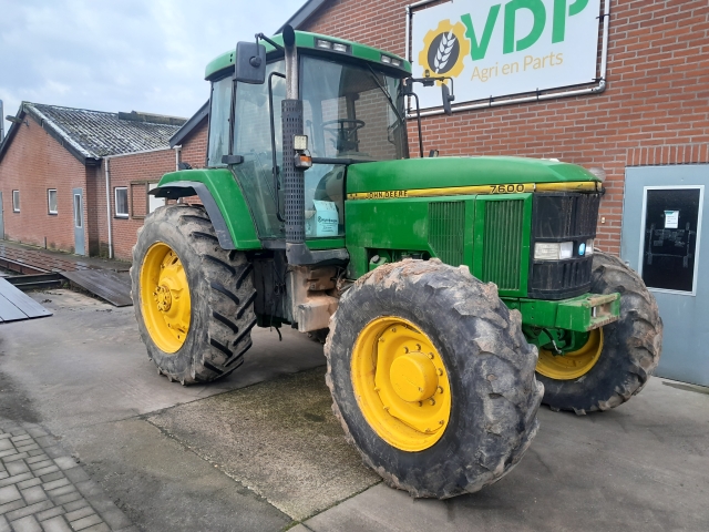John Deere 7600 powershift