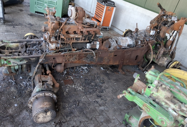 John Deere 7530