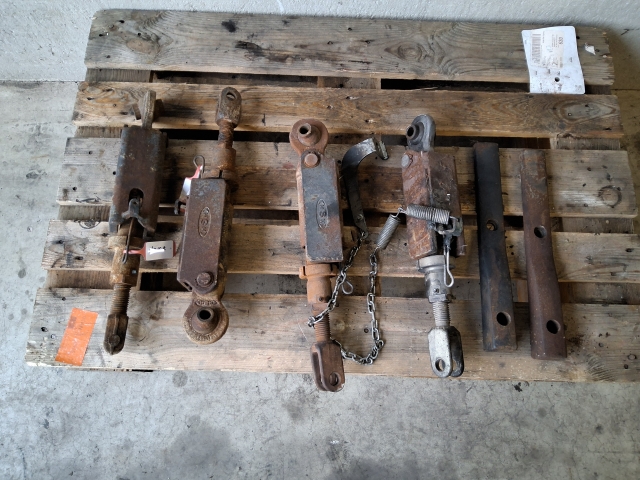 John Deere 6150R Automatic Stabilizer Bar Brace